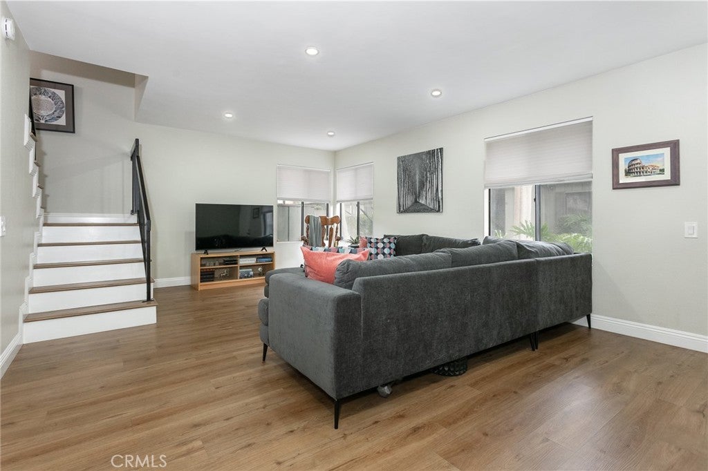20126 Runnymede Street 22