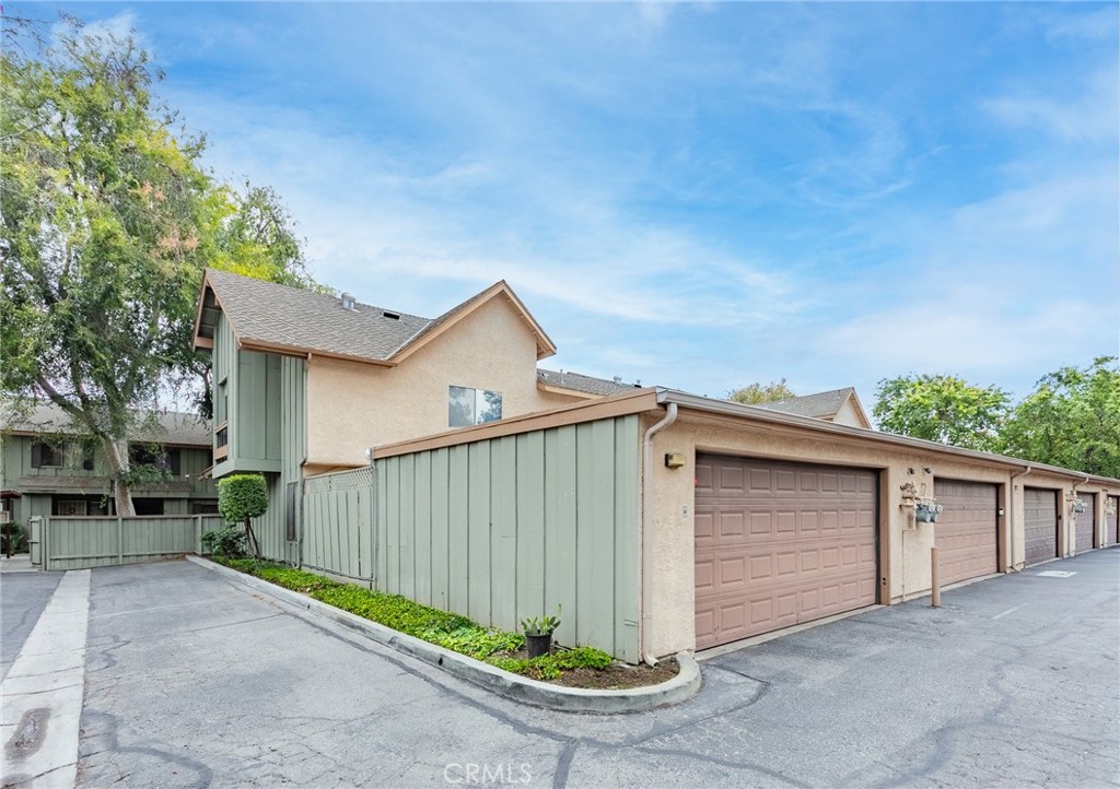 20126 Runnymede Street 22