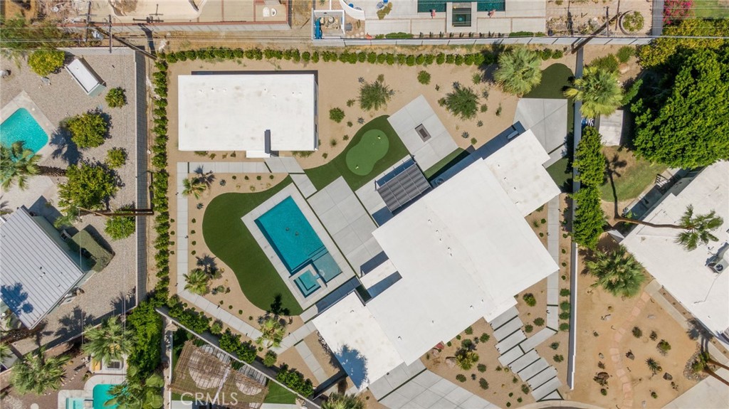 Central Palm Springs (33215) - Residential