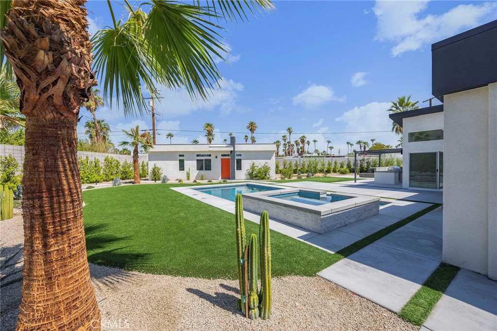 Central Palm Springs (33215) - Residential