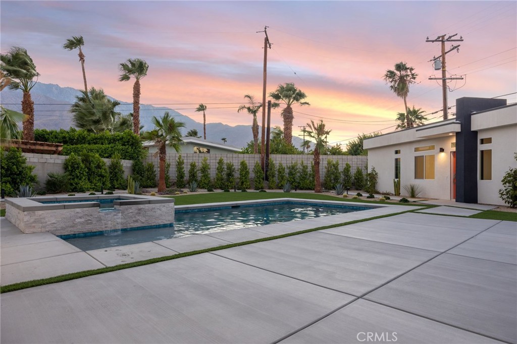 Central Palm Springs (33215) - Residential