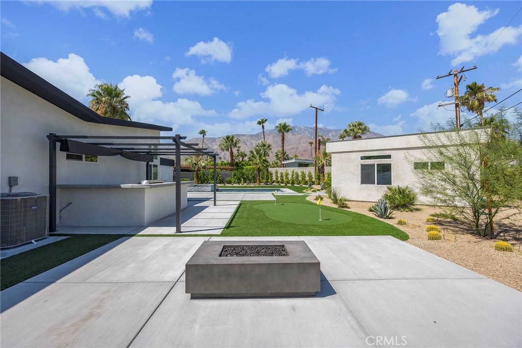 Central Palm Springs (33215) - Residential