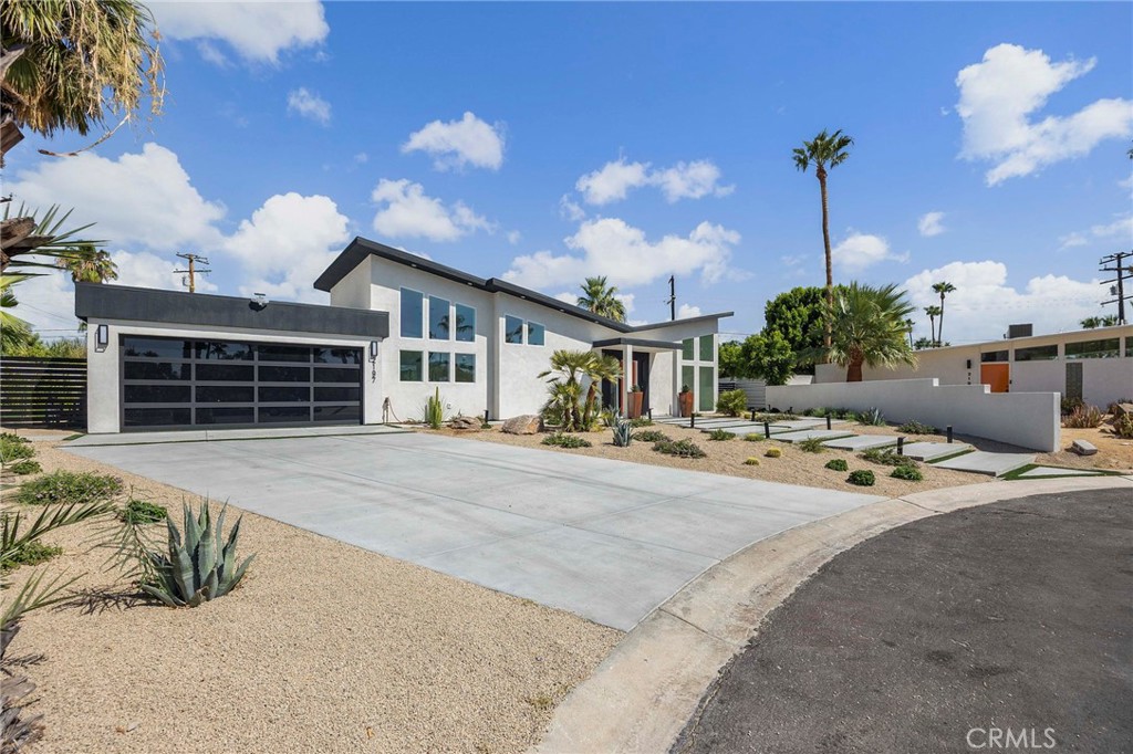 Central Palm Springs (33215) - Residential