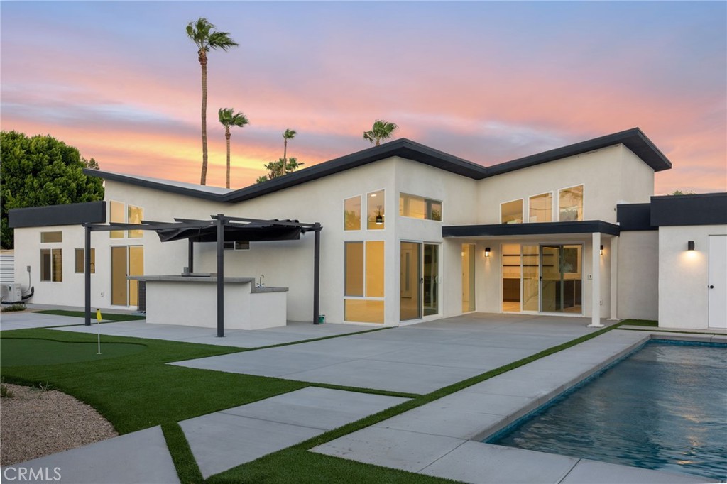 Central Palm Springs (33215) - Residential