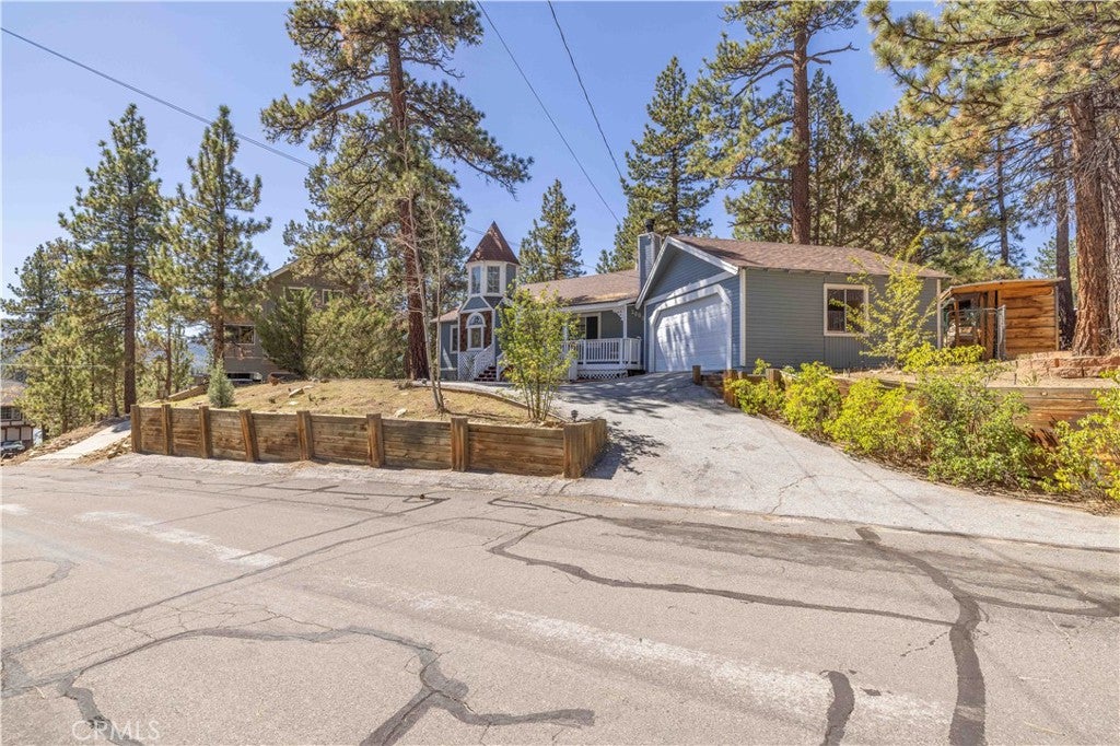 1009 White Mountain