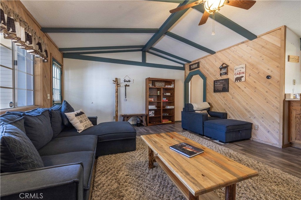 1009 White Mountain