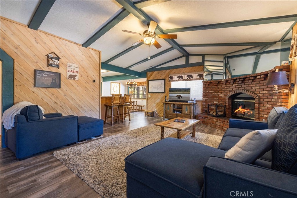 1009 White Mountain