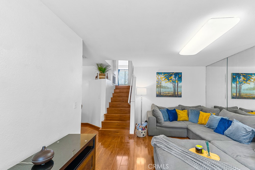 4304 Walnut Street 1