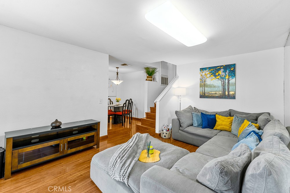 4304 Walnut Street 1
