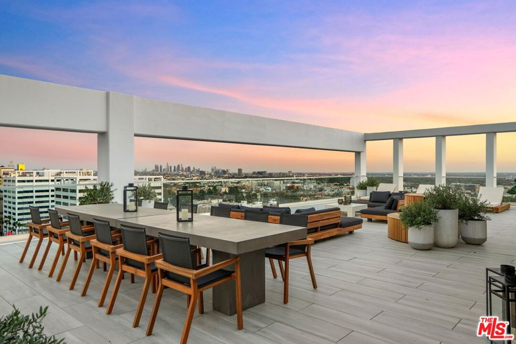 7135 Hollywood Boulevard PHE