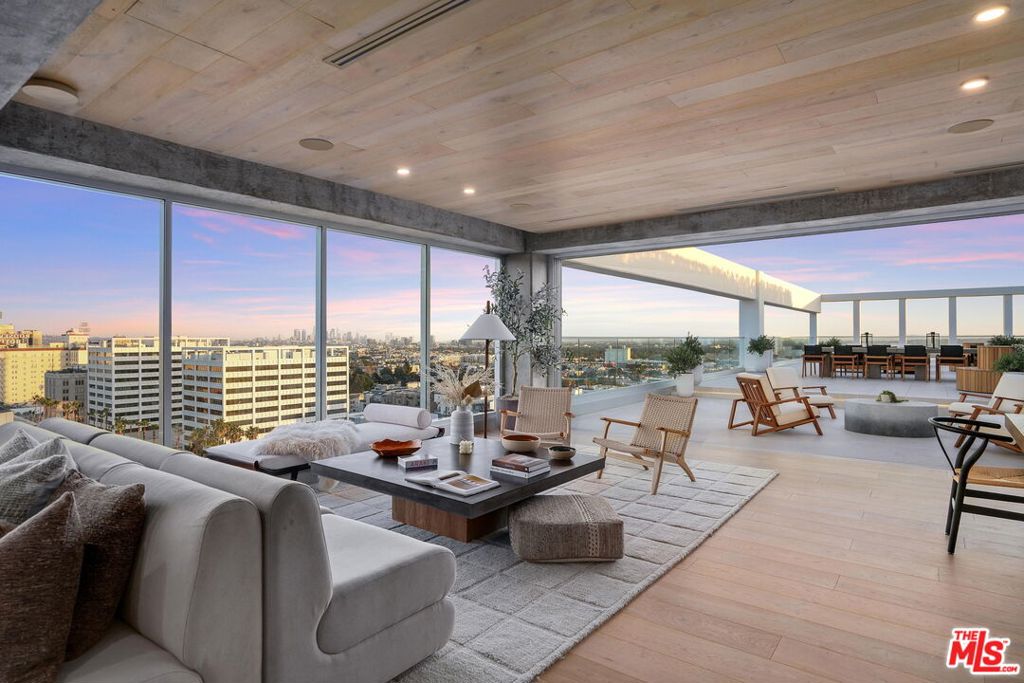 7135 Hollywood Boulevard PHE