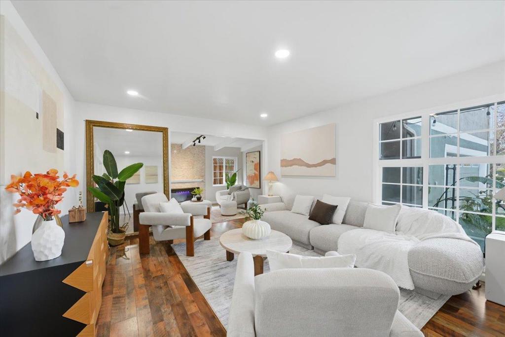 1570 Hillsdale Avenue