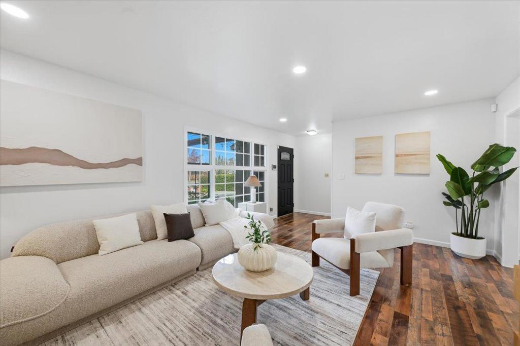 1570 Hillsdale Avenue