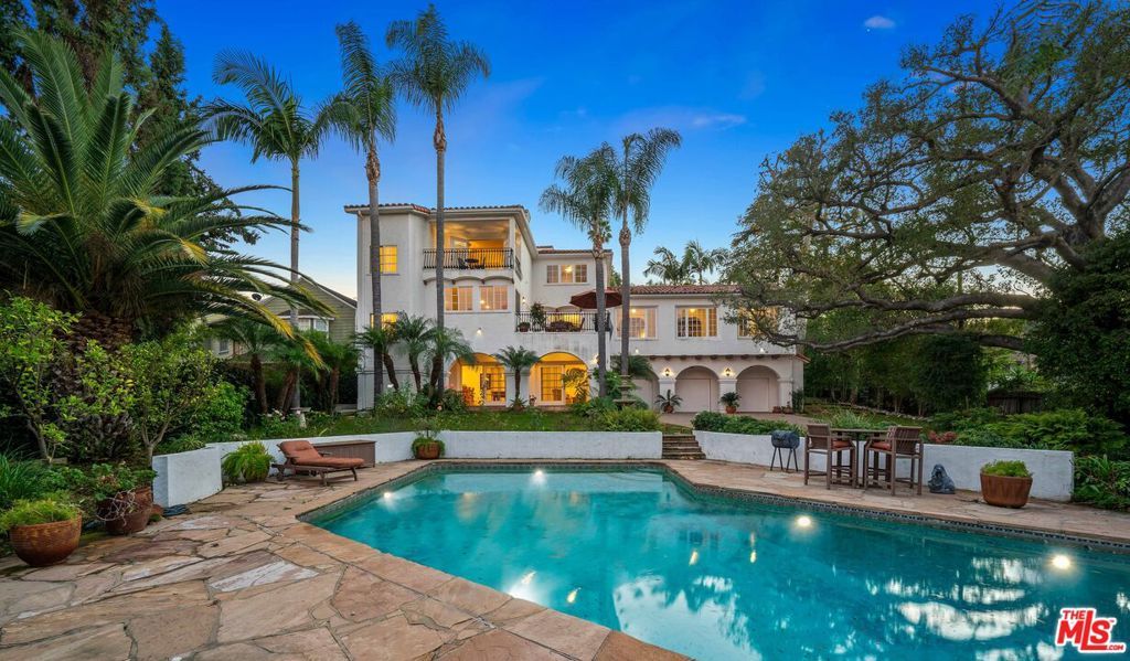 Photo of 14285 Valley Vista Boulevard, Sherman Oaks, CA 91423 (MLS # 25631745)