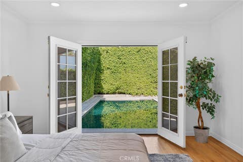 Photo of 520 N Citrus Avenue, Los Angeles, CA 90036 (MLS # SR26146817)