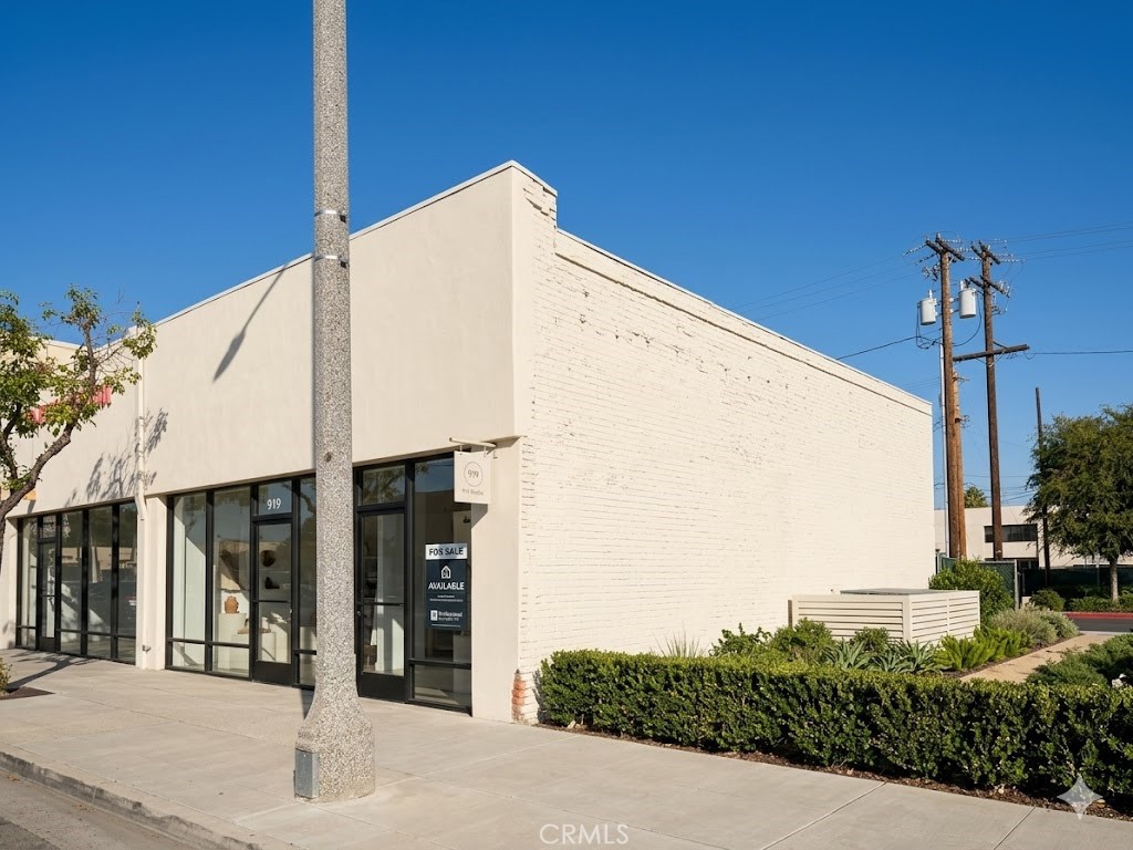 919 W Valley