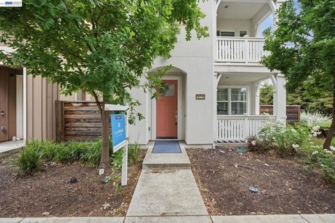 Photo of 38250 Luma Ter Ter, Newark, CA 94560 (MLS # 41132381)