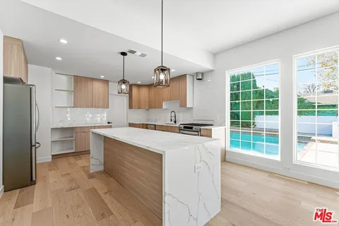 4955 Woodman Avenue, Los Angeles, CA 91423 - MLS#: 25630755