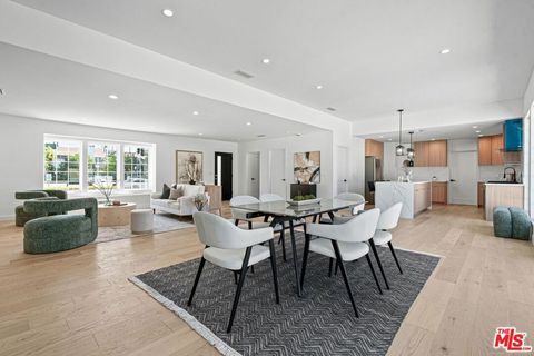 Photo of 4955 Woodman Avenue, Los Angeles, CA 91423 (MLS # 25630755)