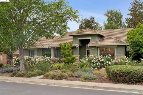 Photo of 1130 Meadow Dr Dr, Livermore, CA 94551 (MLS # 41133630)