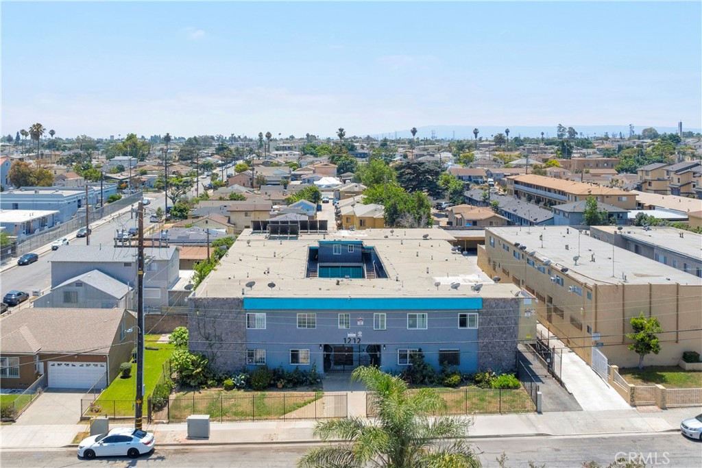 We are pleased to present 22 units located in the heart of Los Angeles. Priced to sell at 9.51 GRM, and 10.32% Cash on Cash Return!
This opportunity has a proven track record of strong cash flow, stable tenancy, and consistent rent growth. Situated on an oversized 19,000 square foot lot, there is ample parking behind secure perimeter gates. The property consists of over 70% two-bedroom units, has laundry onsite that generates additional income, and also has a utility bill-back system in place to help increase recurring cash flow.
The property boasts new windows, new paint, new landscape, new secure gates, a new central water heater, and a new solar water heating system to keep utility expenses at a minimum.
Located around the corner from a popular elementary school, and five minutes from the 110 and 105 highways, the property is centrally located, 15 minutes from Manhattan Beach and LAX with many other amenities nearby. This is a great opportunity for a buyer looking to put minimal money down, and cash flow double digits from day-one, while still having almost over 13% upside in NOI.