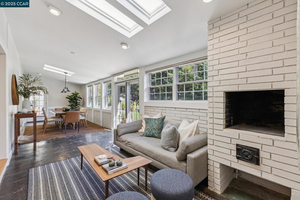 HAPPY VALLEY - Residential
