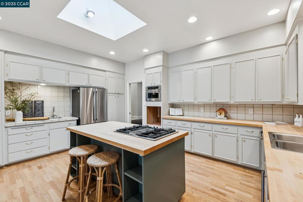 HAPPY VALLEY - Residential