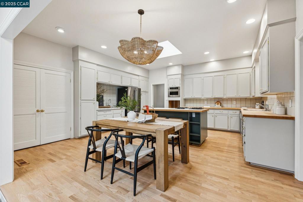 HAPPY VALLEY - Residential