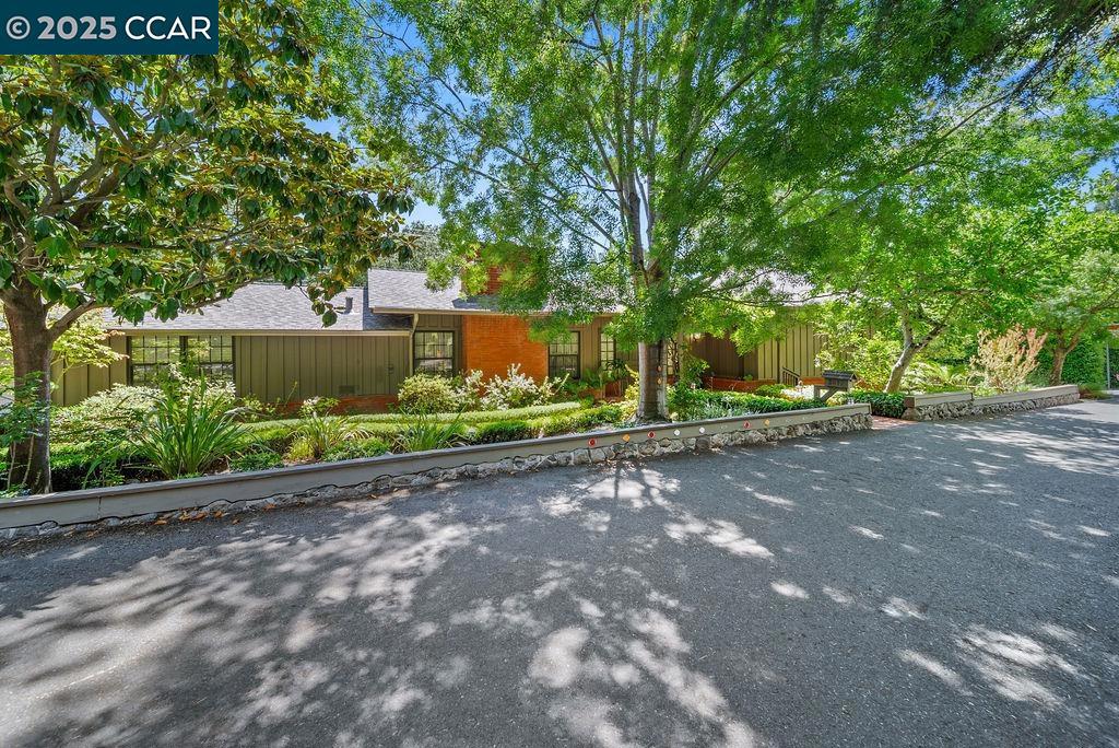 HAPPY VALLEY - Residential