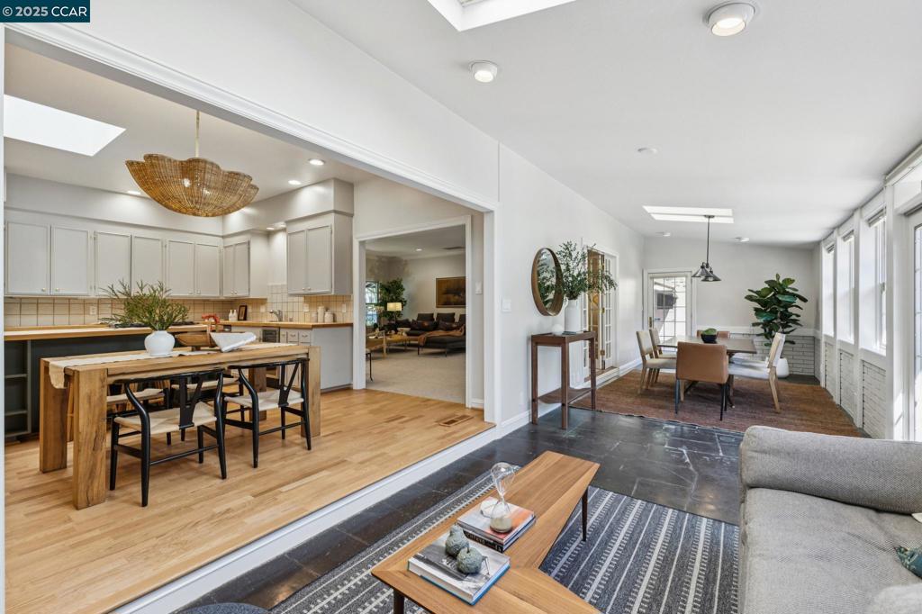 HAPPY VALLEY - Residential
