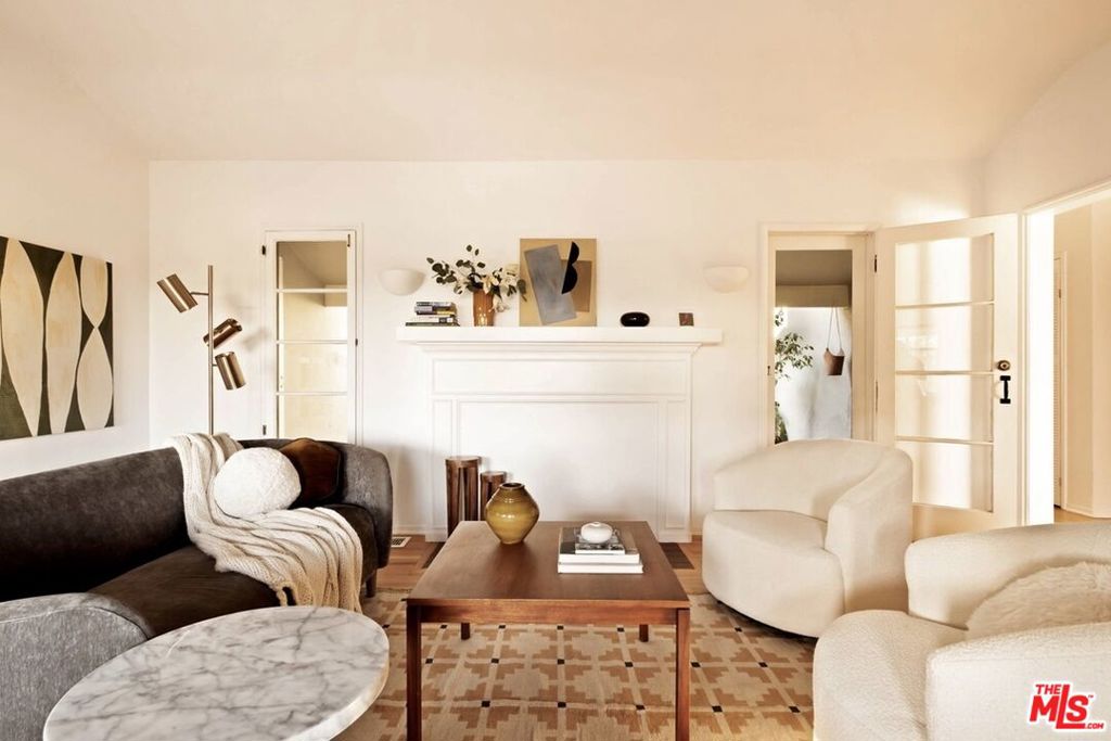 3940 Prospect Avenue, Los Angeles CA 90027