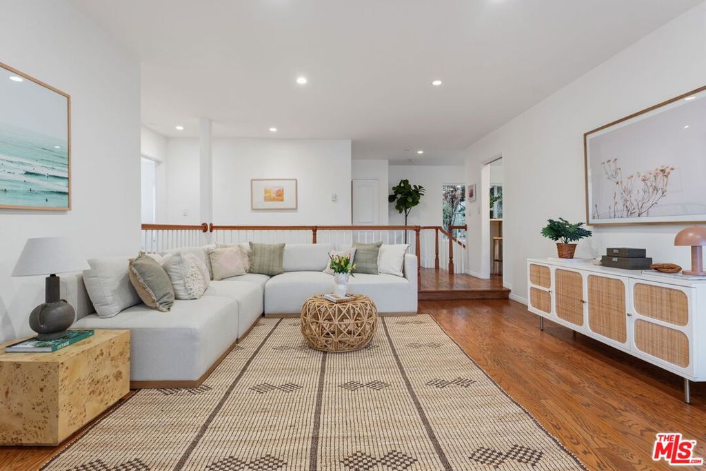 Photo of 944 17th Street #6, Santa Monica, CA 90403 (MLS # 26871089)