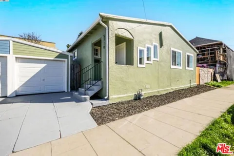 MLS: 26916363