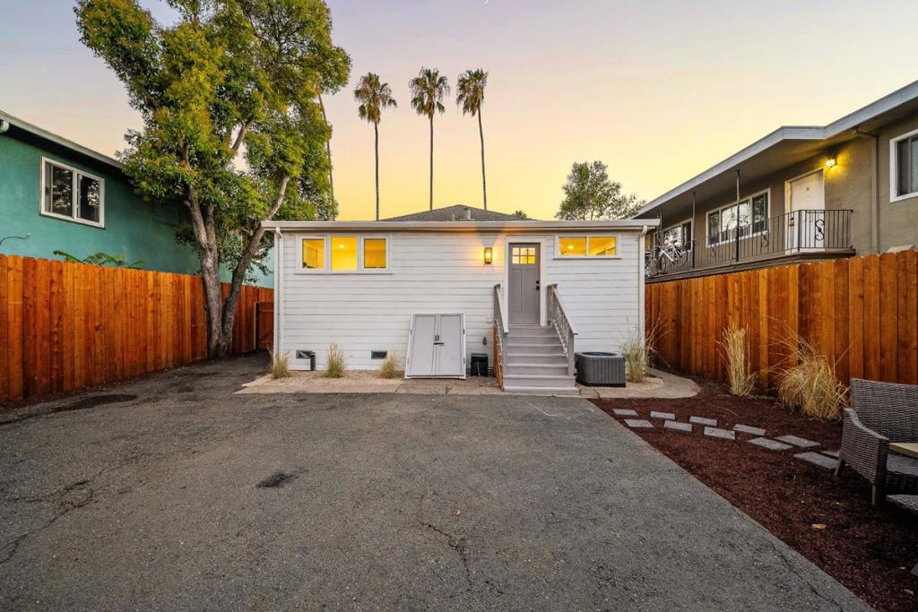 416 S 6th Street