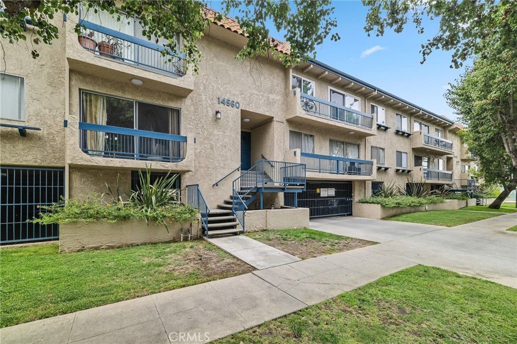 Photo of 14560 Clark Street #215, Sherman Oaks, CA 91411 (MLS # SR26002795)