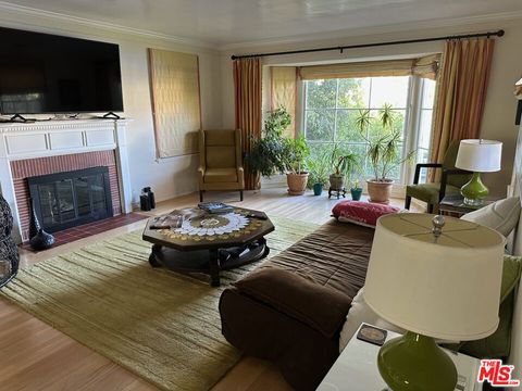Photo of 12752 Halkirk Street, Studio City, CA 91604 (MLS # 25621575)