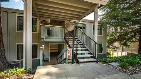 Photo of 1224 Rockledge Ln Ln #6, Walnut Creek, CA 94595 (MLS # 41134120)