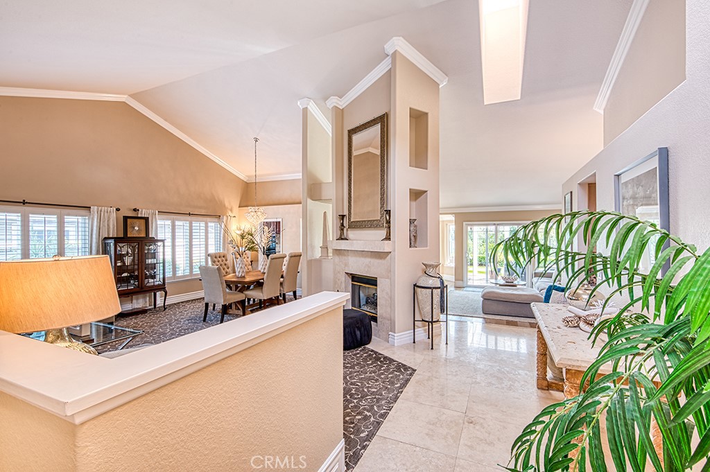 35 Lexington Way