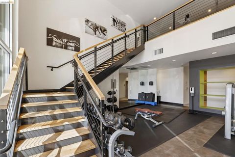 Tiny photo for 311 Oak St St #520, Oakland, CA 94607 (MLS # 41137261)