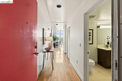 Tiny photo for 311 Oak St St #520, Oakland, CA 94607 (MLS # 41137261)