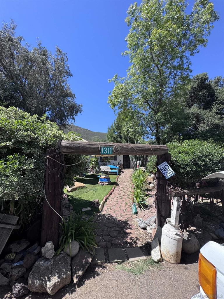 1311 Sunny Acres