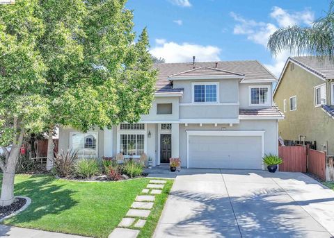 Photo of 1372 Fruitwood Way WAY, Tracy, CA 95376 (MLS # 41134008)