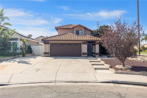 Photo of 806 Anderson Ct, Redlands, CA 92374 (MLS # CV25220045) Photo of 806 Anderson Ct, Redlands, CA 92374 (MLS # CV25220045)