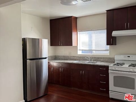 Photo of 4343 W 4th Street #C, Los Angeles, CA 90020 (MLS # 25630139)