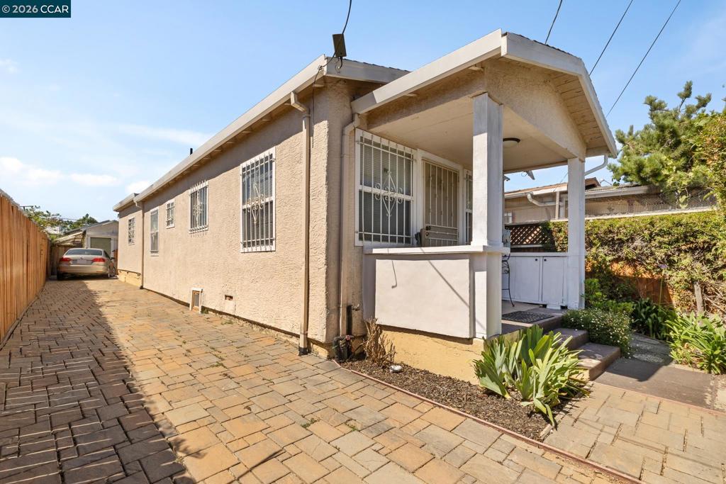 1031 70th Ave AVE, Oakland CA 94621
