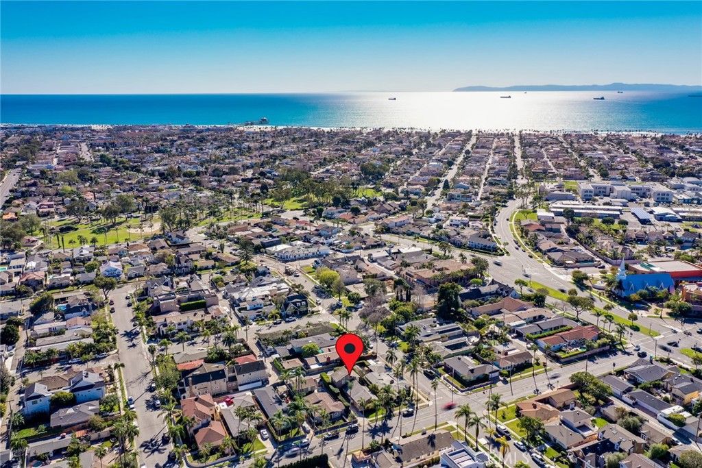 Photo of 118 Adams Avenue, Huntington Beach, CA 92648 (MLS # OC25187932)