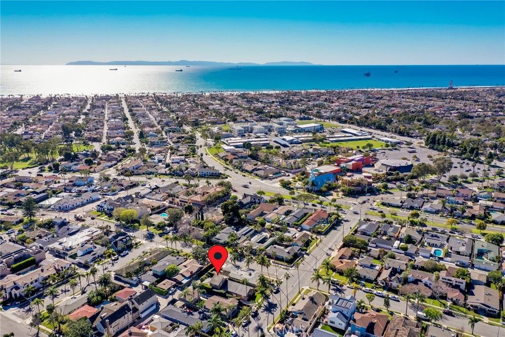 Photo of 118 Adams Avenue, Huntington Beach, CA 92648 (MLS # OC25187932)