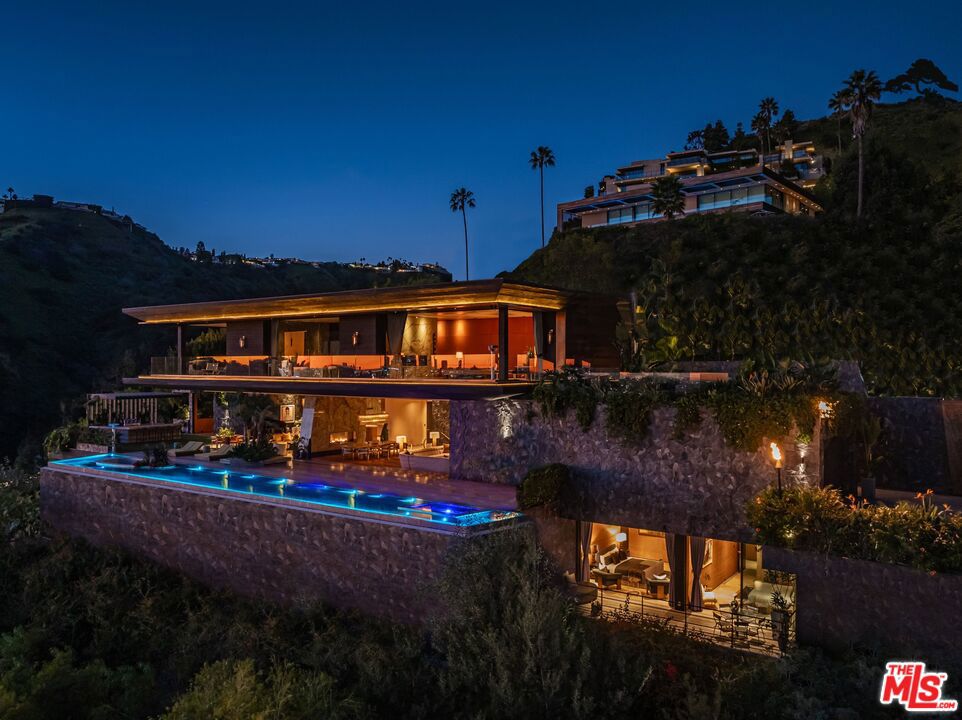 1851 N Stanley Avenue