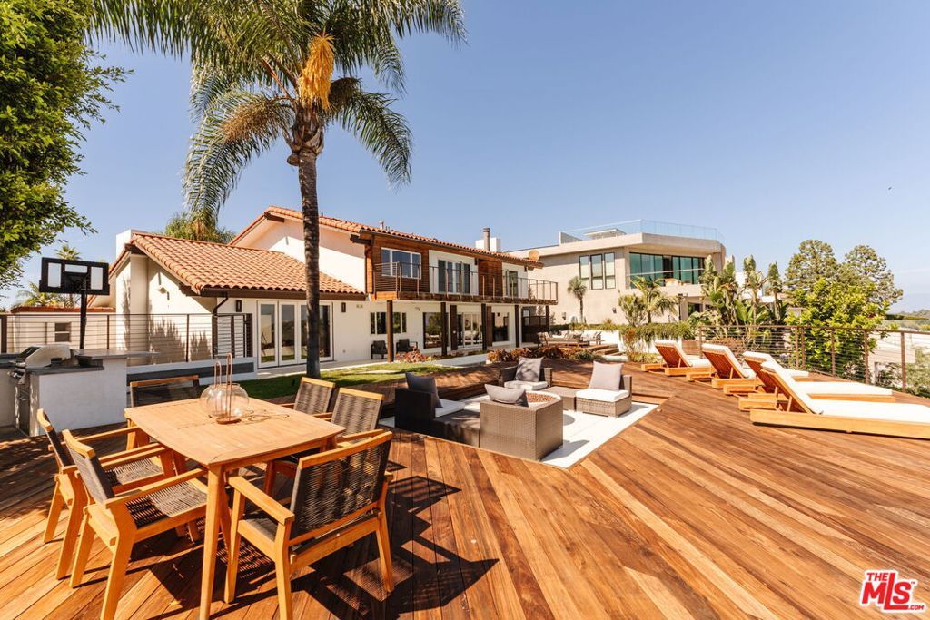 Photo of 2028 Stradella Road, Los Angeles, CA 90077 (MLS # 25598765)