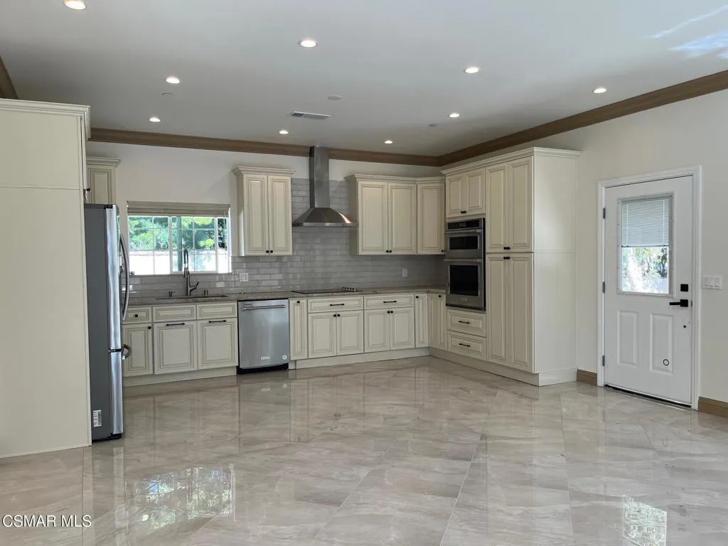 Camarillo, California 93010, United States, 2 Bedrooms Bedrooms, ,2 BathroomsBathrooms,Residential,Active,198121